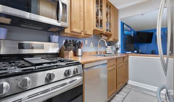 2415 N Kennicott Dr 1D, Arlington Heights, IL 60004