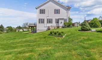 40 Hillview Dr, Bangor, ME 04401