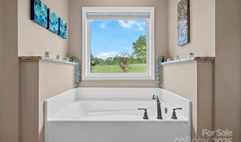 16 Enchanted Oak Ln, Alexander, NC 28701