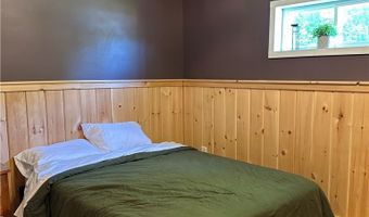 35 Bolton Ave, Alexandria Bay, NY 13607