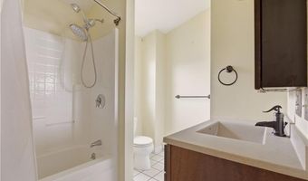 507 County Rd, Barrington, RI 02806