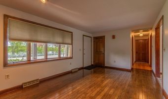 629 River Rd, Agawam, MA 01001