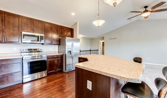 925 Meramec Grove Dr, Ballwin, MO 63021