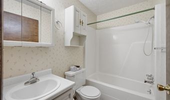 1138 Village Ln, Ashland, OH 44805