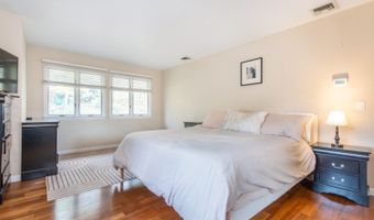 312 Mountainside Dr, Alloway, NJ 07422