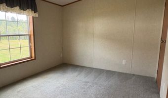 6 Daniel Dr, Belfast, ME 04915