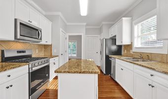 219 MOUNTAIN LAKE Trl, Alabaster, AL 35007