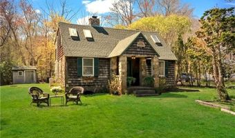 1 Mohawk Trl, Narragansett, RI 02882