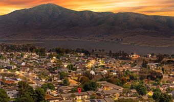 445 Ridgeway Ct, Spring Valley, CA 91977