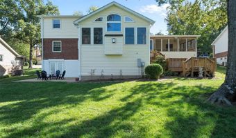 855 Green Lantern Ln, Ballwin, MO 63011