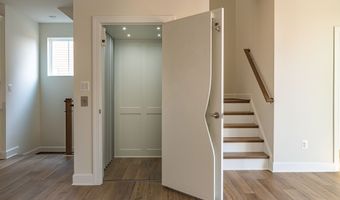 43011 Debonair Ter, Ashburn, VA 20148