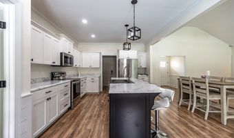 122 Hollister Dr, Albany, GA 31721