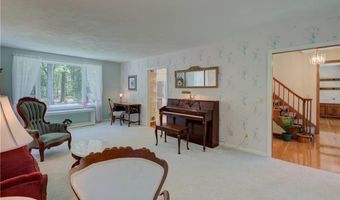 1420 Diplomat Dr, East Greenwich, RI 02818