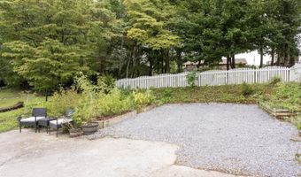 715 Carmen Dr, Athens, TN 37303