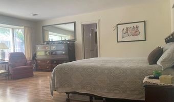 48 13th St, Bangor, ME 04401