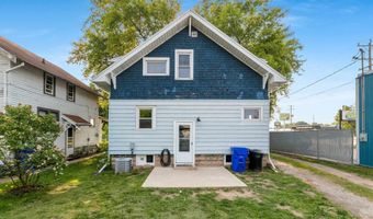1212 N LEMINWAH St, Appleton, WI 54911