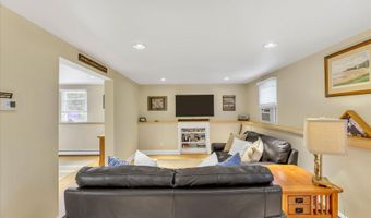 1 Sandy Ln, Bourne, MA 02532