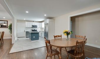 233 Carlin St, Albertville, AL 35951