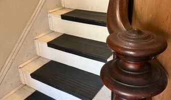 102 Congress St, Belfast, ME 04915