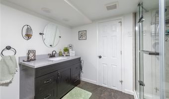 984 Cleveland Ave, Amherst, OH 44001