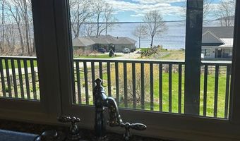 11 Treat St, Belfast, ME 04915