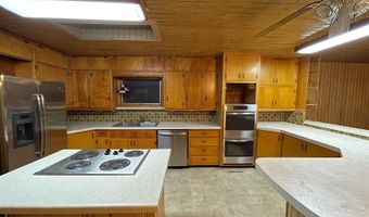 1326 N C St, Arkansas City, KS 67005