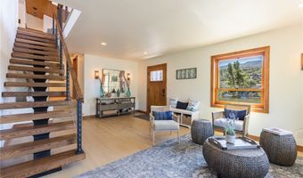 2106 Lakeshore Dr, Agoura Hills, CA 91301