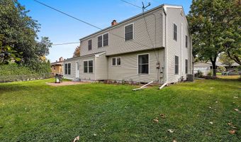 1909 N NICHOLAS St, Appleton, WI 54914