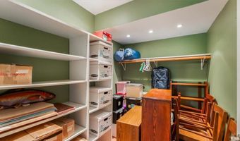 820 N Mckay Ave NE, Alexandria, MN 56308