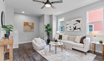 225 Royal Gln 404, Escondido, CA 92025