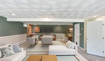 71 Rolling Hill Dr, Exeter, RI 02822