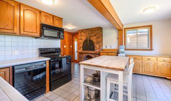 975 Wolf Hill Rd, Cheshire, CT 06410