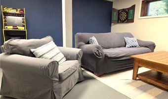 46 Steamboat St, Jamestown, RI 02835