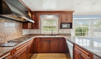 2425 N Drury Ln, Arlington Heights, IL 60004