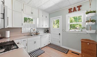 1115 Douglas St, Alexandria, MN 56308