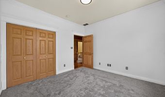 646 S Country Estates Ln, Bloomfield, IN 47424