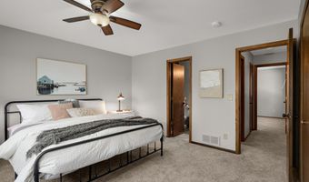 8296 144th St W, Apple Valley, MN 55124