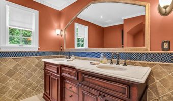 41 Sears Ave, Atlantic Highlands, NJ 07716