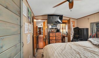 15 Manbow Rd, Alton, NH 03809