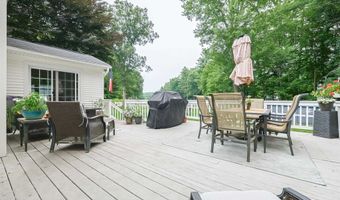 9 Taconic Dr, Amherst, NH 03031