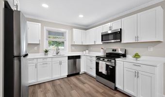 4027 CHELMONT Ln, Bowie, MD 20715