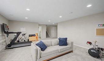 6694 Lakeview Cir NE, Albertville, MN 55301