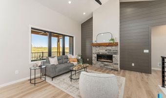 2516 E Chestnut Trl, Brandon, SD 57005