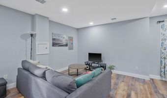 62 Bayside Ave, Amity Harbor, NY 11701