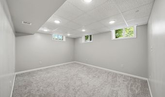 2943 Lee Marie Dr, Adrian, MI 49221