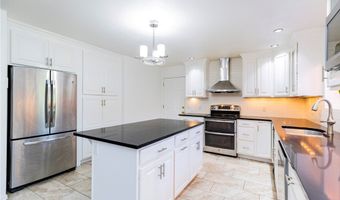 17 Kirkwall Pl, Bella Vista, AR 72715