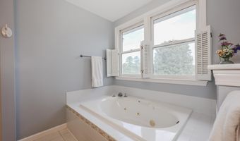 4 Jennifer Ln, Amherst, NH 03031