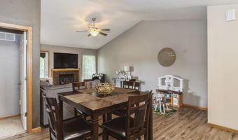 1095 Twilight Dr, North Liberty, IA 52317