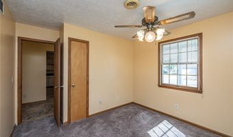 1260 Meadowview Ln, Amherst, OH 44001