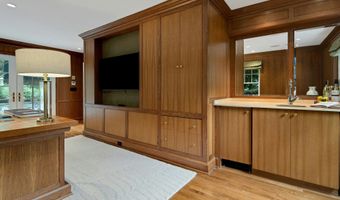 6 Searles Rd, Darien, CT 06820